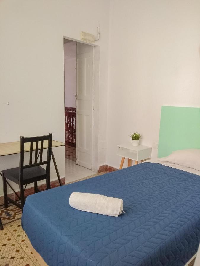 Barbatuke Bed & Bike Hostel Malaga Exterior photo