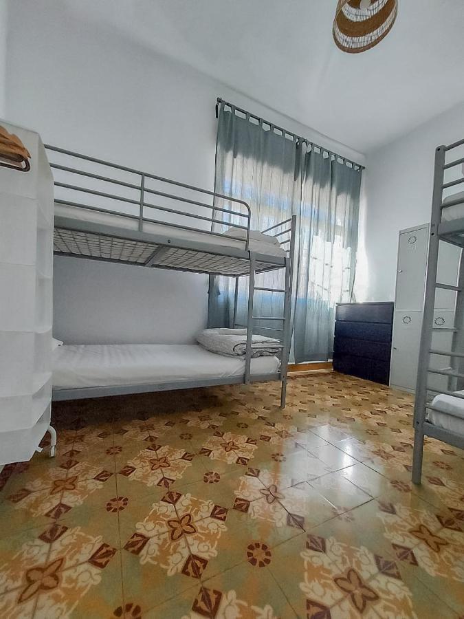 Barbatuke Bed & Bike Hostel Malaga Exterior photo