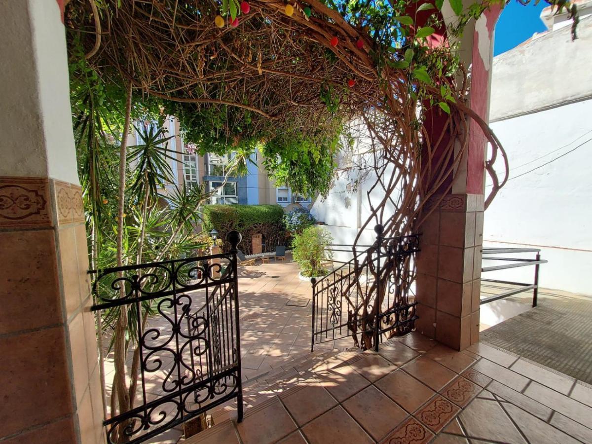 Barbatuke Bed & Bike Hostel Malaga Exterior photo