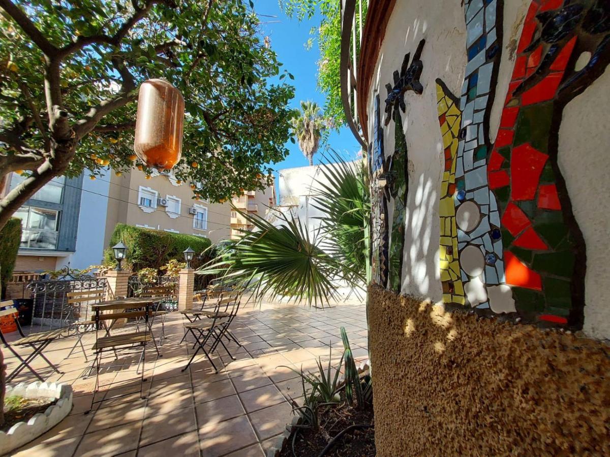 Barbatuke Bed & Bike Hostel Malaga Exterior photo