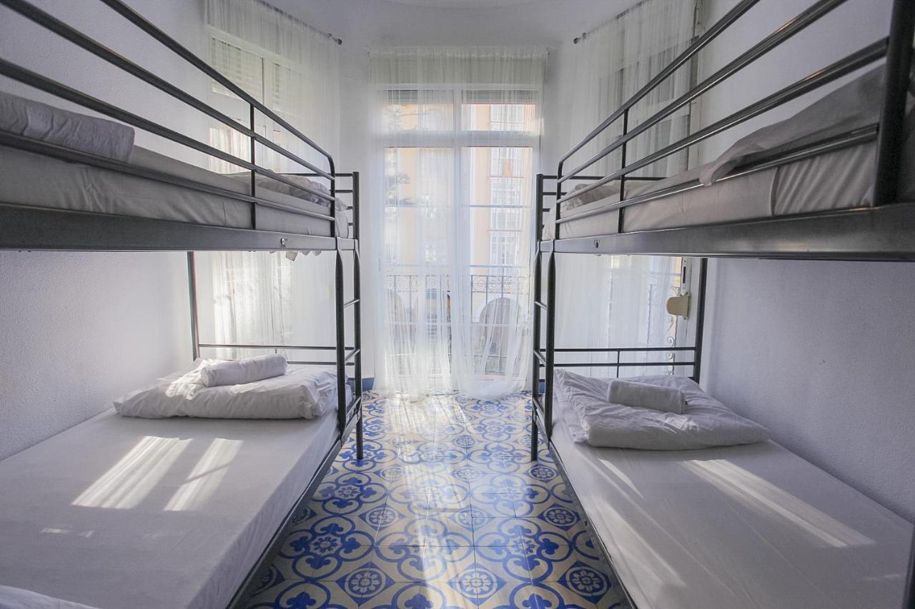 Barbatuke Bed & Bike Hostel Malaga Exterior photo