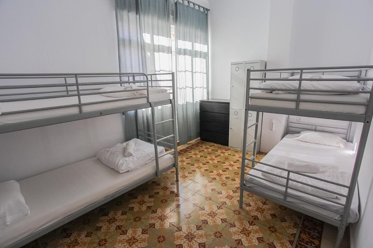 Barbatuke Bed & Bike Hostel Malaga Exterior photo
