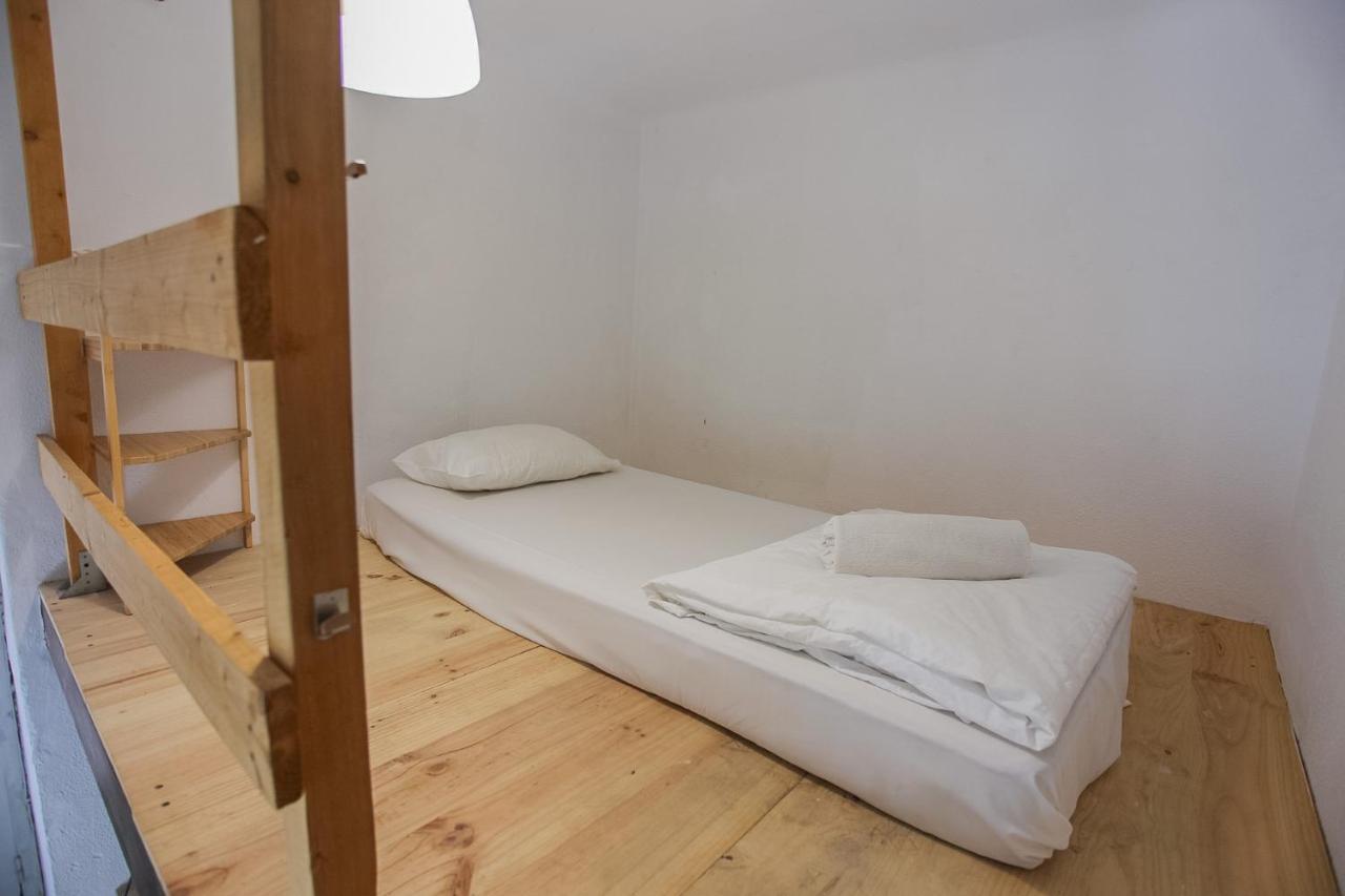 Barbatuke Bed & Bike Hostel Malaga Exterior photo