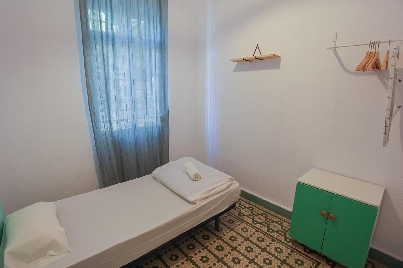 Barbatuke Bed & Bike Hostel Malaga Exterior photo