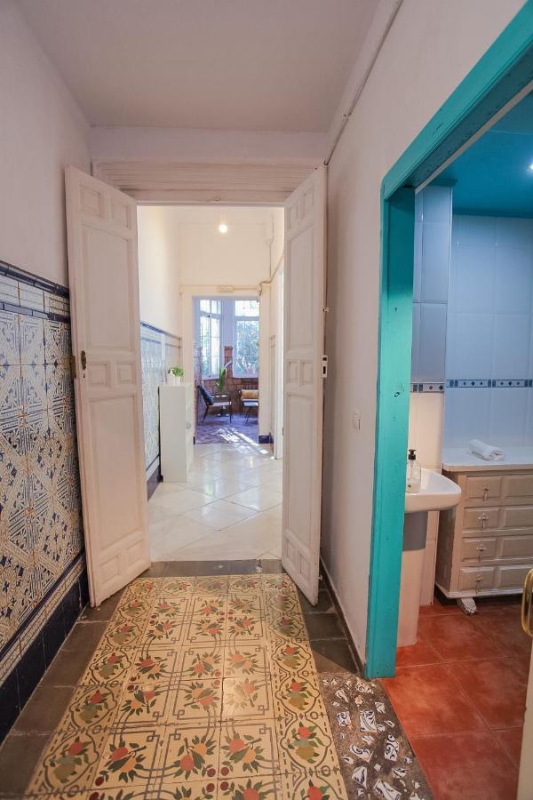 Barbatuke Bed & Bike Hostel Malaga Exterior photo
